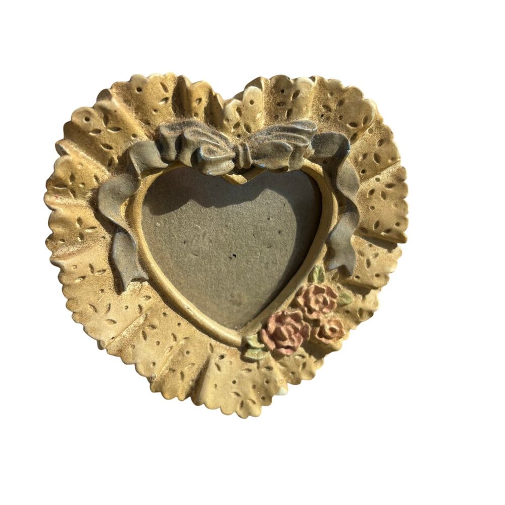 Cute Heart Shaped  Picture Frame Vtg Grannycore Fits 2x2 Easel